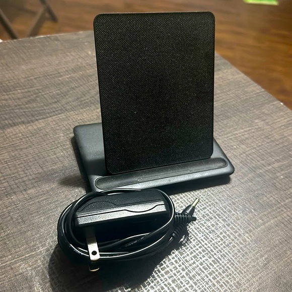 Wireless Charging Dock for Kindle Paperwhite Signature Edition (2022 Release) - Picture 1 of 1